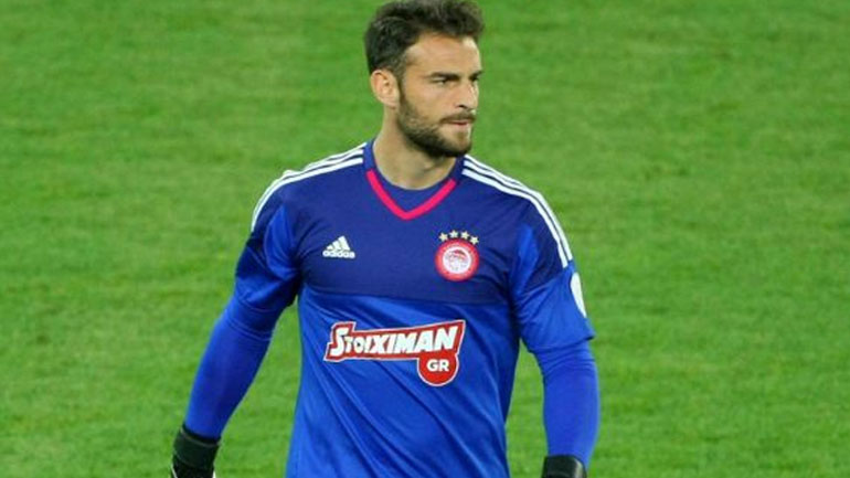 Ολυμπιακός: Ανανέωσε ο Χουτεσιώτης, στον… αέρα ο Προτό