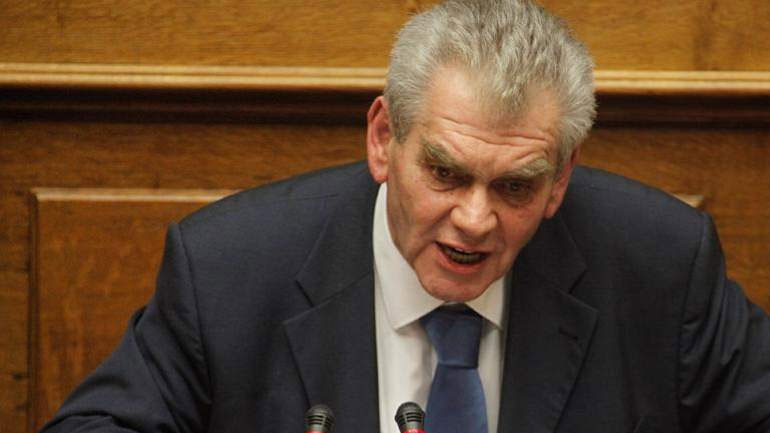 Παπαγγελόπουλος σε Σαμαρά: «Τραμπούκοι και κουτσαβάκια δεν έχουν θέση στη Βουλή»