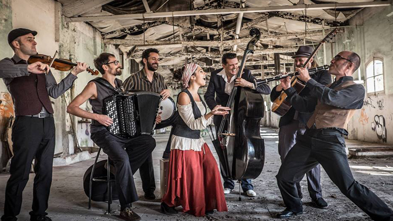 H Barcelona Gipsy Balkan Orchestra στην Αθήνα για μια μοναδική συναυλία