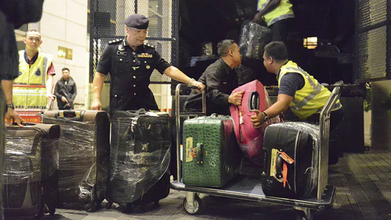 Μαλαισία: Τσάντες, κοσμήματα και χρήματα κατασχέθηκαν από την κατοικία του πρώην πρωθυπουργού