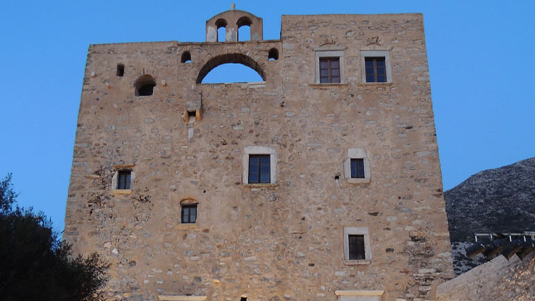 Η εικαστική έκθεση «Around & About» έρχεται στη Νάξο