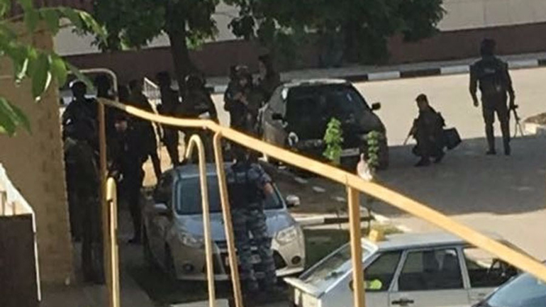 Τσετσενία: Τέσσερις αντάρτες, δύο αστυνομικοί και ένας πολίτης σκοτώθηκαν σε επίθεση σε εκκλησία