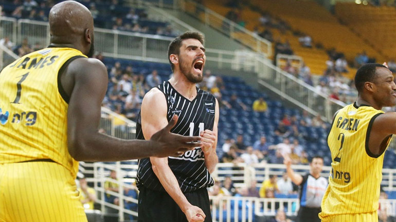 Στα ημιτελικά με… σκούπα ο ΠΑΟΚ, 93-88 την ΑΕΚ στο ΟΑΚΑ