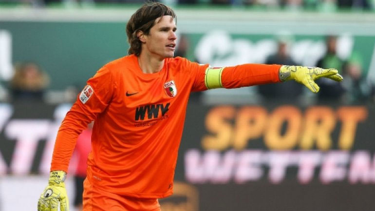 Υπέγραψε στην Ντόρτμουντ ο Χιτς