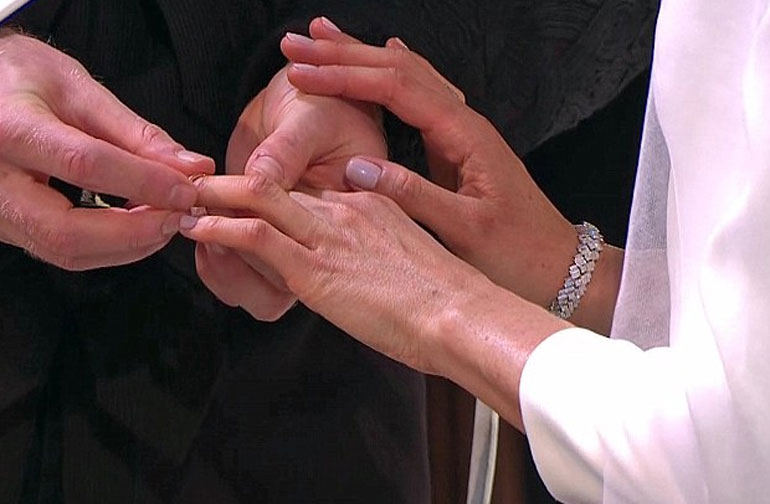 To διαμαντένιο βραχιόλι