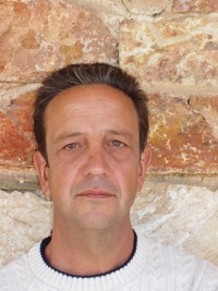 Ο συγγραφέας Κώστας Στοφόρος