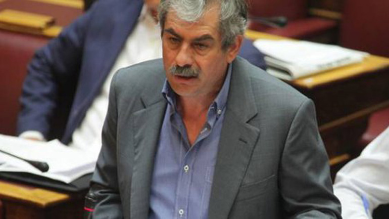 Θ. Πετράκος: «Κύριε Σταθάκη και κ. Παναγιωτάκη, δεν γνωρίζετε ότι οι οχιές δαγκώνουν;»