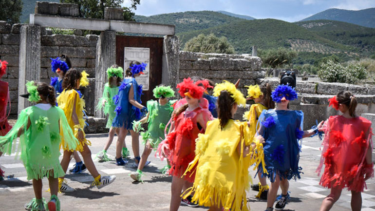 Εντυπωσιακές «Όρνιθες» στην Αρχαία Μεσσήνη από τους μαθητές του Πειραματικού Σχολείου στο Κολωνάκι