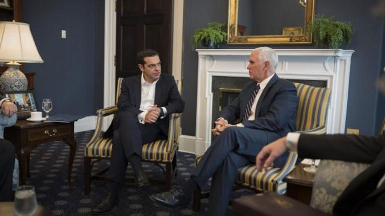 Η ανακοίνωση του Λευκού Οίκου για την τηλεφωνική επικοινωνία Τσίπρα – Πενς