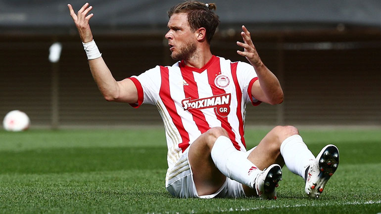 Ζιλέ: «Αποτύχαμε, γιατί Ολυμπιακός σημαίνει τρόπαια»