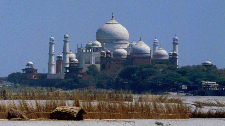 Iνδία: Θύμα της ρύπανσης το Ταζ Μαχάλ