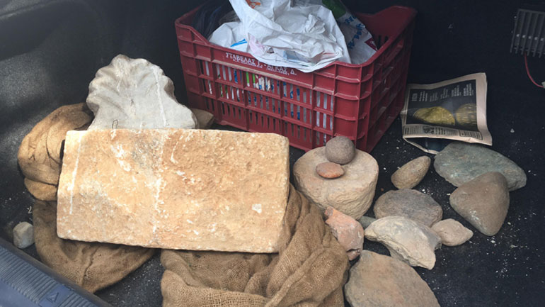 Κρυμμένοι σάκκοι με αρχαιολογικά αντικείμενα βρέθηκαν στην Κορωνησία Άρτας