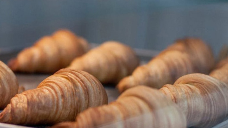 Αφράτα σπιτικά κρουασάν βουτύρου