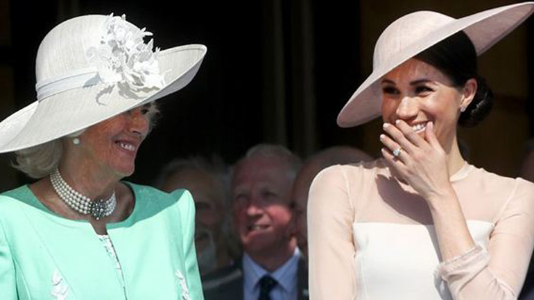 Οι φωτογραφίες με την Camilla και την Meghan να δείχνουν αχώριστες έγιναν viral