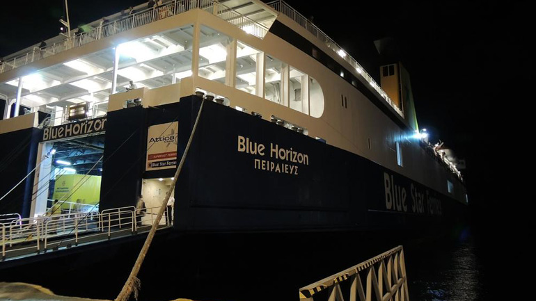 Πτώση άνδρα από επιβατηγό πλοίο στο λιμάνι του Πειραιά