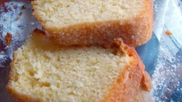 Κέικ γιαούρτι με λίγες θερμίδες