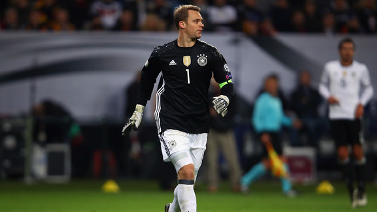 Λεβ: «Ο Νόιερ προπονείται κανονικά»