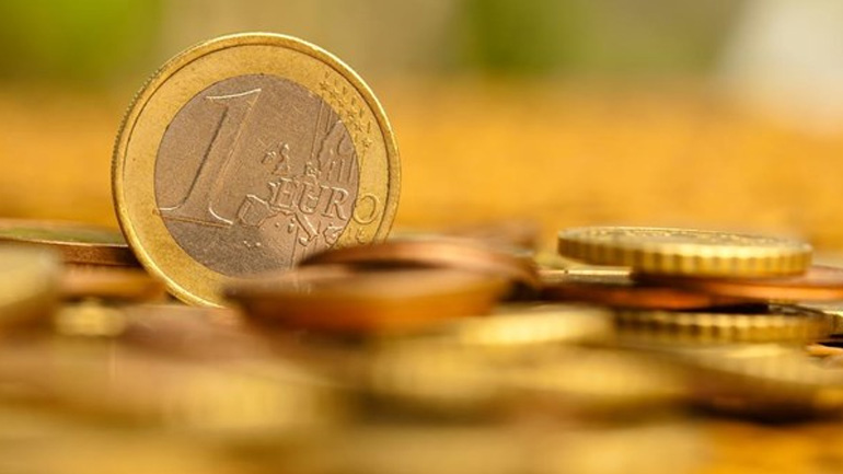 Ενισχύεται το ευρώ στην αγορά συναλλάγματος