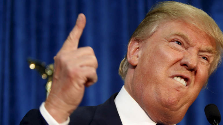 ΗΠΑ: Ο Ντ. Τραμπ ετοιμάζεται να επιβάλλει δασμούς ύψους 25% στα εισαγόμενα αυτοκίνητα