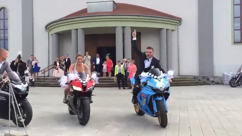 Και οι μοτοπαντρεμένοι έχουν ψυχή Και οι μοτοπαντρεμένοι έχουν ψυχή