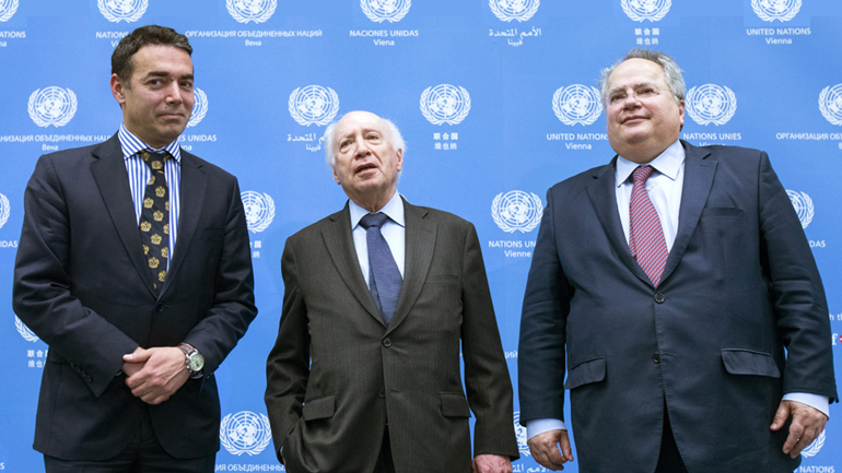 Σκοπιανό: Η διαπραγμάτευση συνεχίζεται στις Βρυξέλλες Σκοπιανό: Η διαπραγμάτευση συνεχίζεται στις Βρυξέλλες