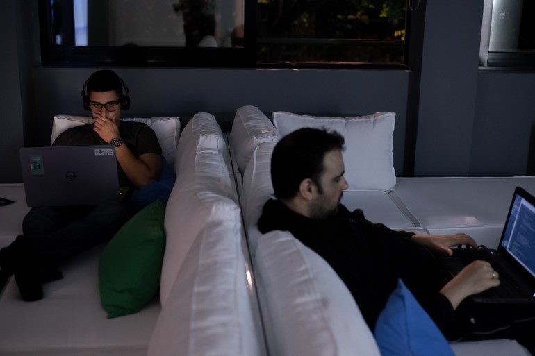 Ξενύχτι γράφοντας κώδικα