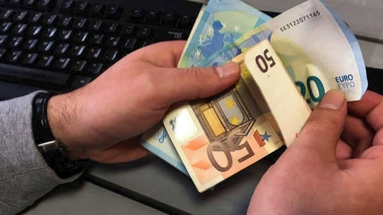 Συνολικά 612.000 δικαιούχοι θα λάβουν σήμερα το Κοινωνικό Εισόδημα Αλληλεγγύης