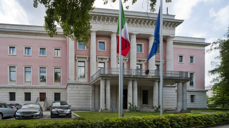 Der Spiegel: Χειρότεροι από επαίτες οι Ιταλοί – Διαμαρτυρία από την ιταλική πρεσβεία