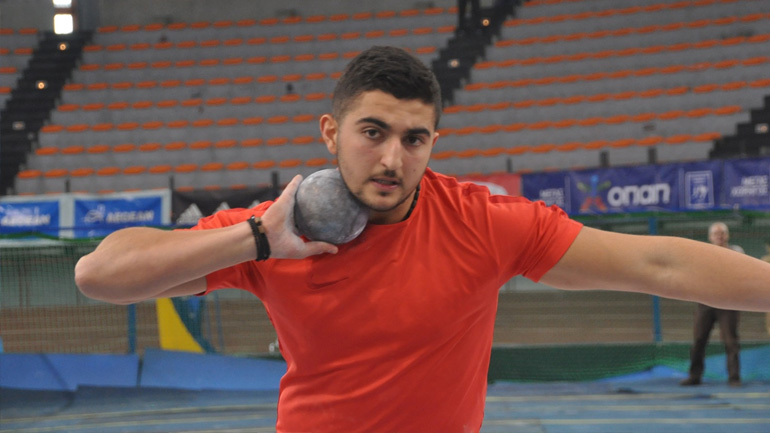 Δυνατές εμφανίσεις για Μουζενίδη και Φραντζεσκάκη στο Χάλε