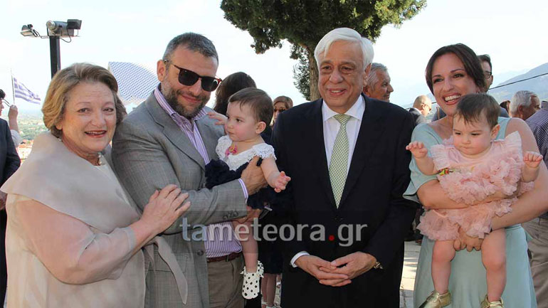 Στην Καλαμπάκα για τη βάπτιση των διδύμων εγγονών του ο Πρ. Παυλόπουλος