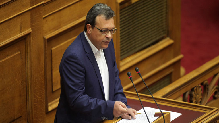 Σ. Φάμελλος: Να πει ο κ. Μητσοτάκης μία περιβαλλοντική μελέτη που καθυστερεί στο γραφείο υπουργού