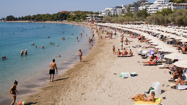 Σε ποιες παραλίες της Αττικής απαγορεύονται – ψάρεμα και αγκυροβόληση