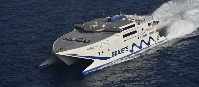 Το καλοκαίρι ήρθε! Κλείστε τα ακτοπλοϊκά σας εισιτήρια έγκαιρα για να έχετε το κεφάλι σας ήσυχο! (στην φωτογραφία το Champion Jet 2 της Seajets που πάει τόσο γρήγορα όσο ο επικεφαλής της στους αγώνες αυτοκινήτου)  