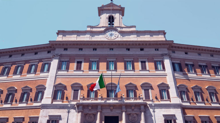 Πιθανότητα πρόωρων εκλογών στην Ιταλία- Ανεβαίνει το ευρώ