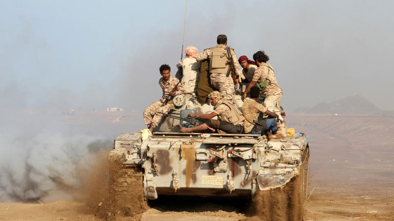 Υεμένη: Κυβερνητικά στρατεύματα πλαισιωμένα από δυνάμεις των ΗΑΕ απέχουν 20 χλμ. από το λιμάνι στη Χοντάιντα