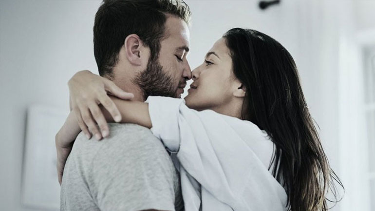 Πότε ένα ζευγάρι είναι πιο ευτυχισμένο μέσα σε μια σχέση;