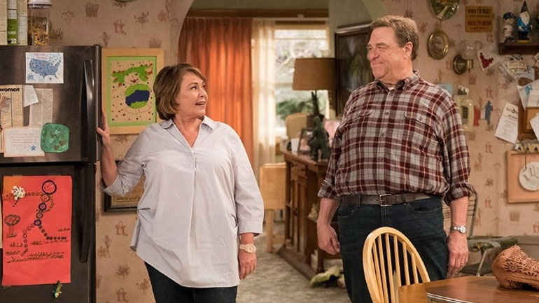 Tο ABC διακόπτει την προβολή της σειράς «Roseanne» μετά το ρατσιστικό tweet της πρωταγωνίστριας