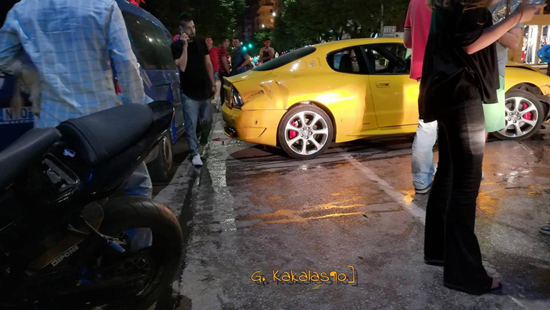 O αναβάτης της μοτοσυκλέτας τραυματίστηκε και μεταφέρθηκε στο νοσοκομείο