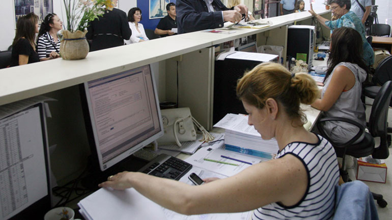 «Παραλύει» δημόσιος και ιδιωτικός τομέας και στο Ηράκλειο