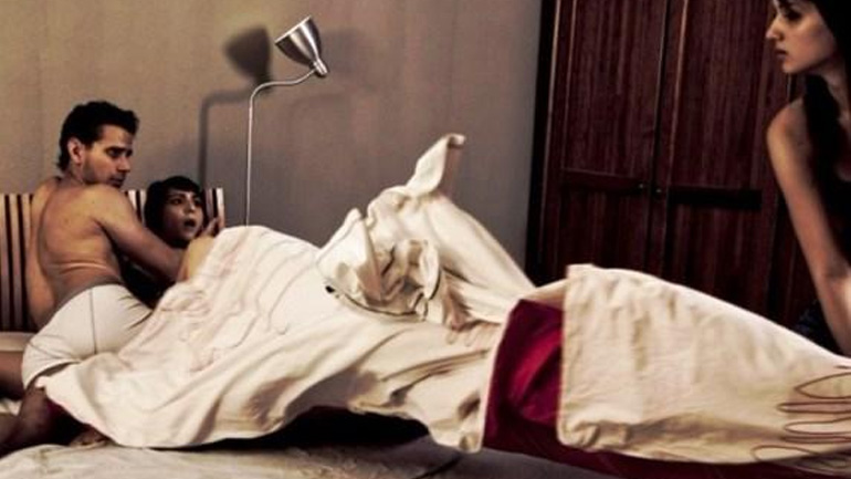 O πλανήτης κάνει πάρτυ με το χορό της… απιστίας