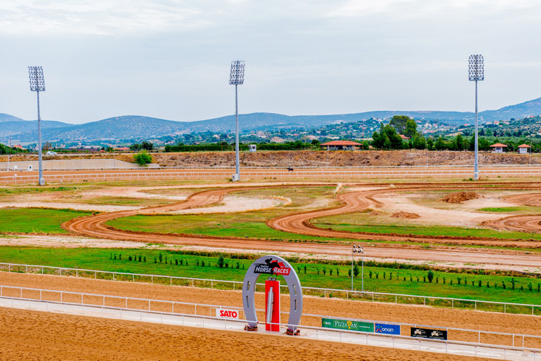 Ο ιππόδρομος στο Μαρκόπουλο θα υποδεχτεί την Παρασκευή άλλου είδους... άλογα