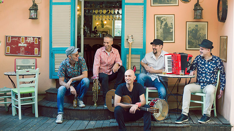 «Μάγισσα νύχτα» από τους Εκμέκ