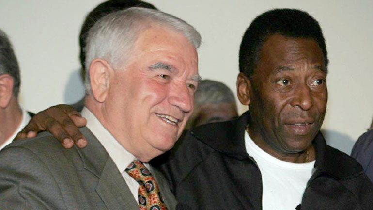 Ολυμπιακός: «Θρηνούμε τον χαμό του γίγαντα του ποδοσφαίρου, Κώστα Πολυχρονίου»