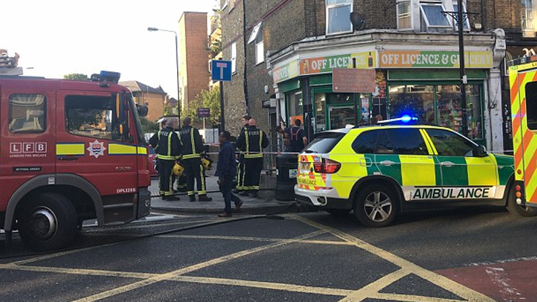 Επίθεση με οξύ και μαχαίρι στο Λονδίνο