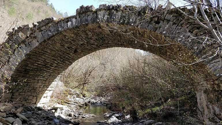 Προσπάθειες για διάσωση των γεφυριών στα Ζαγόρια