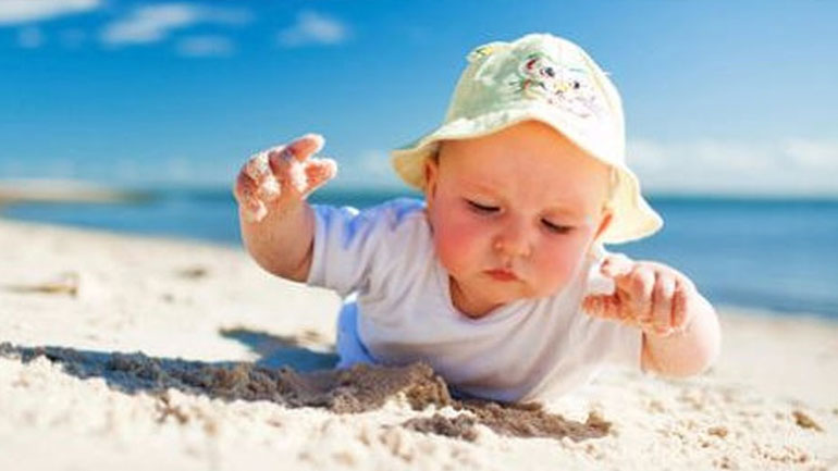 Τι να προσέξετε με τα μωρά όταν έχει ζέστη