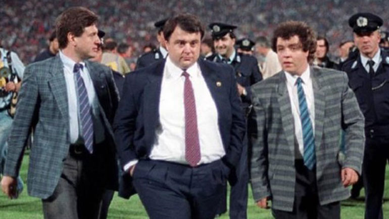 Oι μεζέδες της διαπλοκής στην Ελλάδα του Κοσκωτά και της μεταπολίτευσης