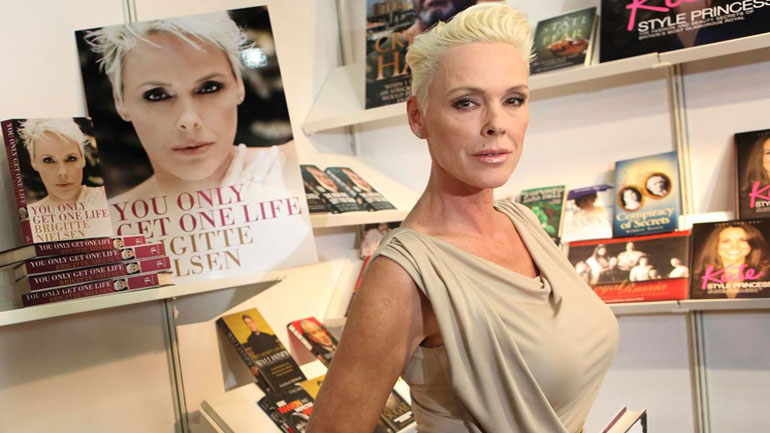 Η Μπριγκίτε Νίλσεν στα 54 περιμένει το πέμπτο της παιδί