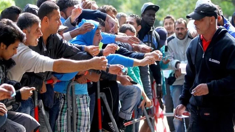 Γερμανία: Το ποσό των 4,5 δισ. ενδέχεται να λάβει η Γερμανία για το προσφυγικό