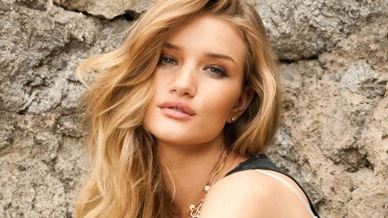 To beauty website της Rosie Huntington-Whiteley είναι γεγονός!